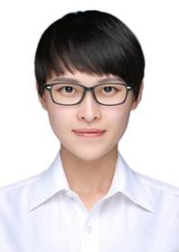 男孩戴着眼镜 AI 生成的内容可能不正确。